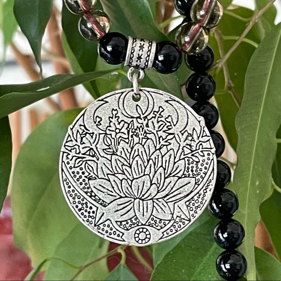 Gorgeous 108 Meditation Mala necklace ✨charged✨ - Picture 9 of 10